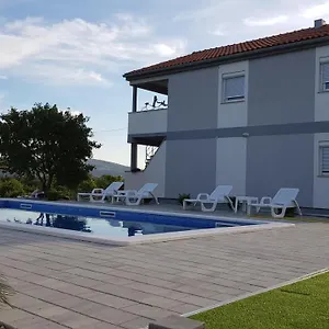  Apartment Zanic With Private Swimming Pool And Sea View